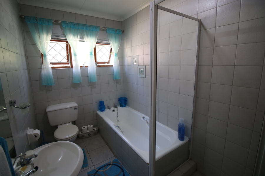 3 Bedroom Property for Sale in Beacon Bay North Eastern Cape